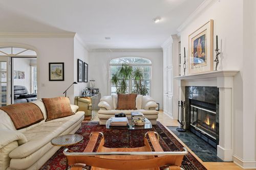 103 Edgewood Ct, Wayzata, MN, 55391-1063 | Card Image