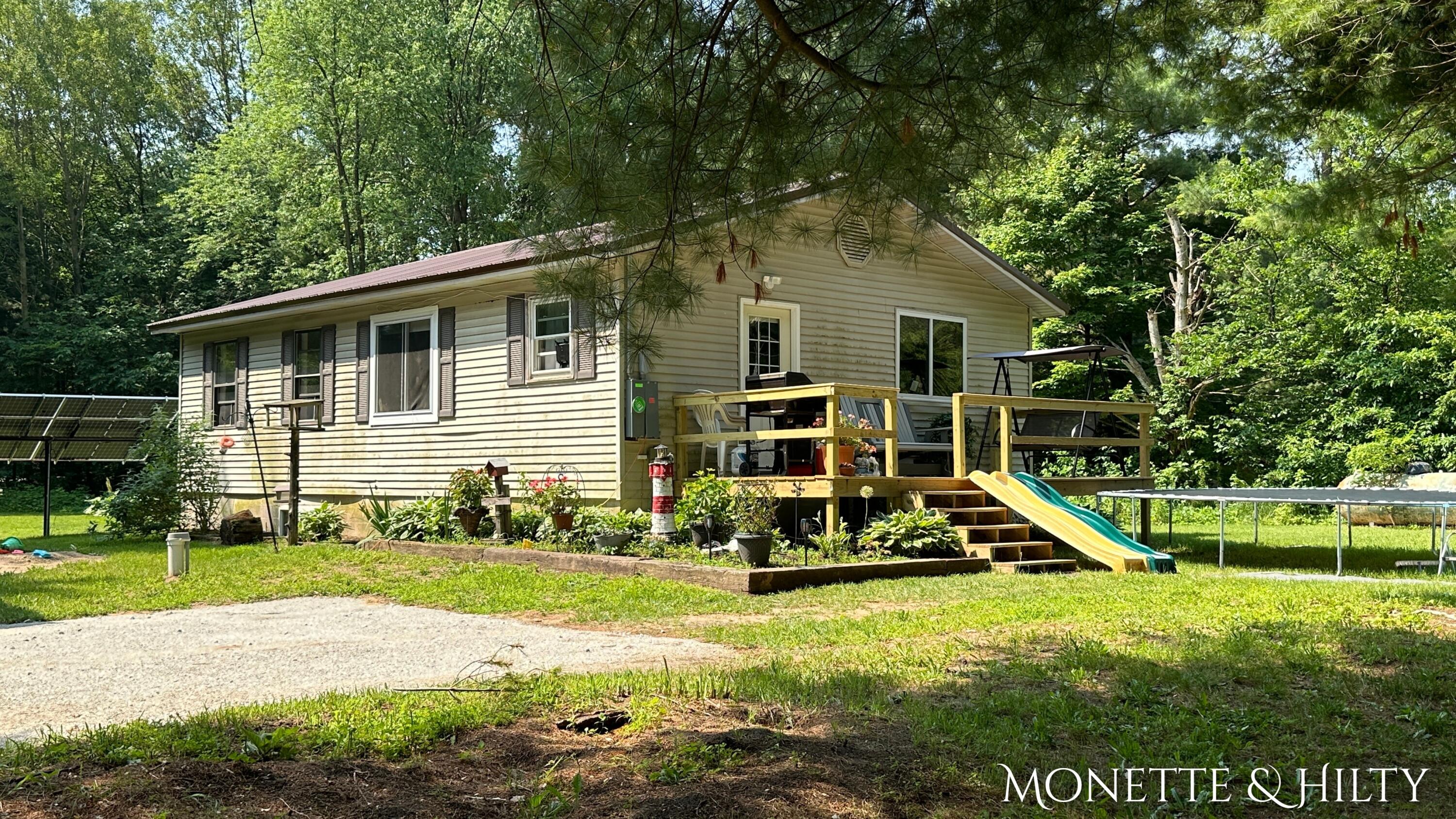 Roosevelt Rd, Holton, MI 49425