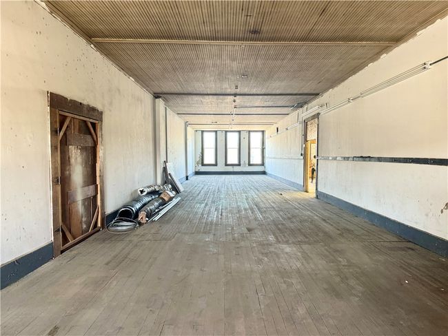 318 E Washington St, Home with 0 bedrooms, 0 bathrooms and 18 parking in New Castle PA | Image 16