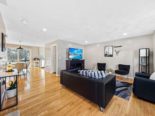 apt-10-551 Hildreth St, Dracut, MA, 01826-3600 | Card Image