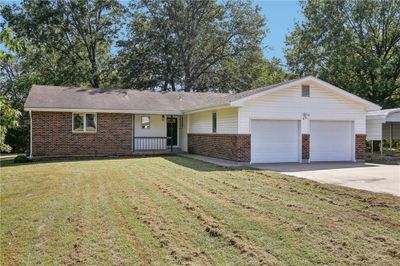 204 Oak Street, House other with 3 bedrooms, 2 bathrooms and null parking in Windsor MO | Image 1