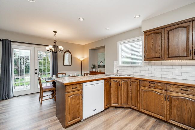 18371 59 A Avenue, House other with 4 bedrooms, 2 bathrooms and 5 parking in Surrey BC | Image 9