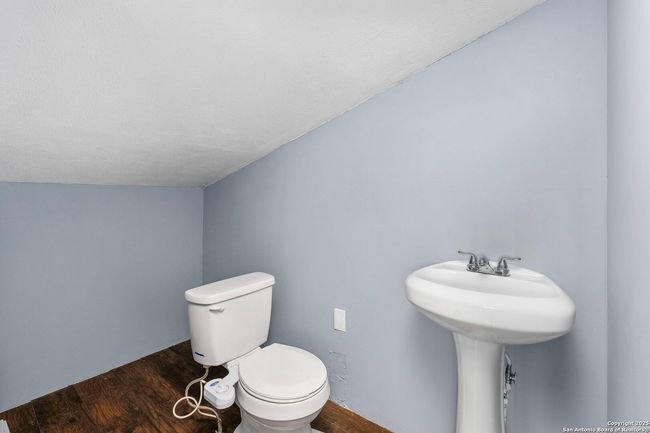 1413 Alamo Beach Rd, House other with 2 bedrooms, 2 bathrooms and null parking in Pipe Creek TX | Image 15