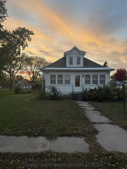 130 N Walnut St, Polk, NE, 68654-4024 | Card Image