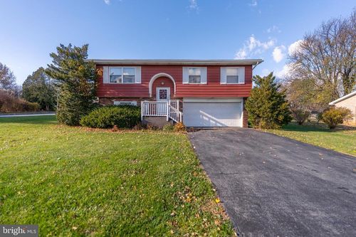 38 S Herbein Dr, TOPTON, PA, 19562-1716 | Card Image