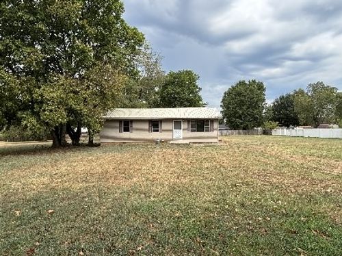 2702 W Commercial St, Ozark, AR, 72949-3408 | Card Image