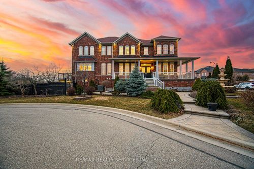 18 Armani Lane, Brampton, ON, L6P2K2 | Card Image