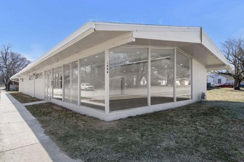 1464 E Commercial St, Springfield, MO, 65803-3906 | Card Image