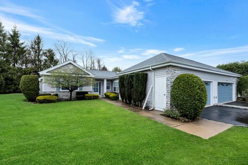 569-569 Mirror Pond Ct, Moriches, NY, 11955-1705 | Card Image