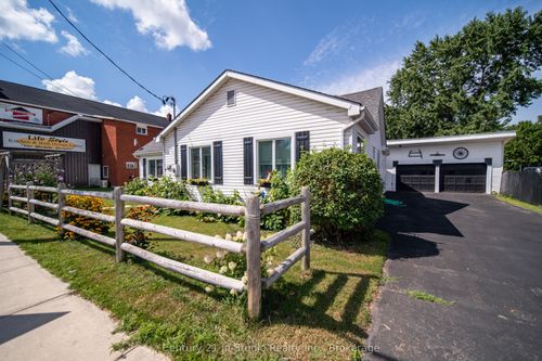 492 Bruce St, Hepworth, ON, N0H1P0 | Card Image