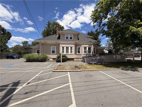 2797 Post Road, Warwick, RI, 02886 | Card Image