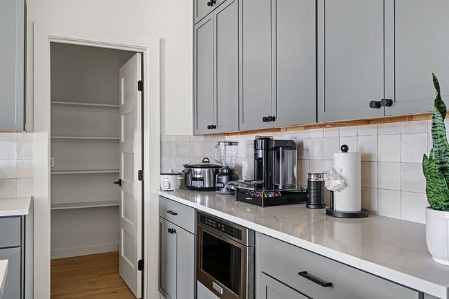 B - 8003 Gault St, Condo with 3 bedrooms, 4 bathrooms and 2 parking in Austin TX | Image 28