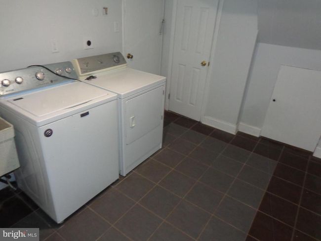 221 Hickory Hill Rd, Townhouse with 3 bedrooms, 2 bathrooms and null parking in PHILADELPHIA PA | Image 13