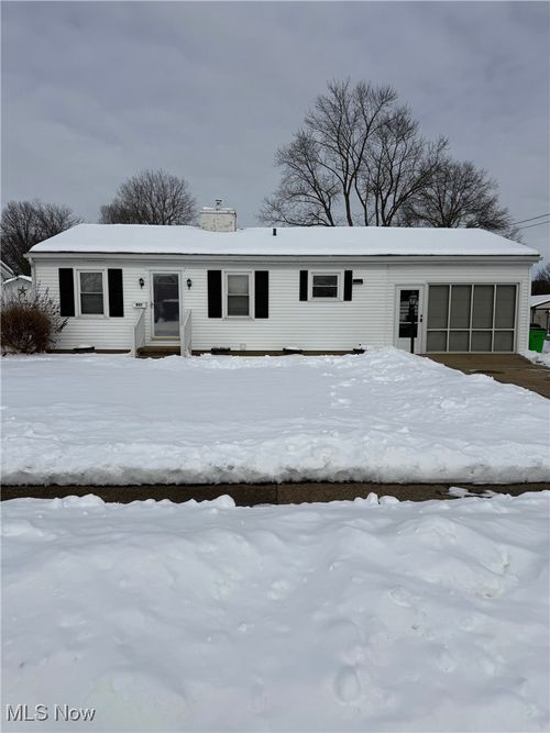 827 Lakeview Dr, Dover, OH, 44622-1517 | Card Image