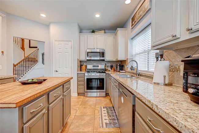 Kitchen. | Image 19