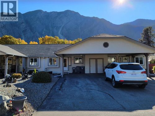 2-815 11th Ave, Keremeos, BC, V0X1N3 | Card Image