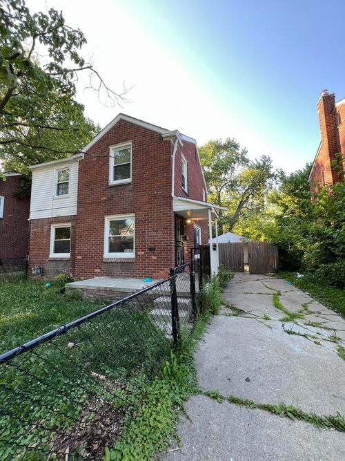 17189 Munich St, Detroit, MI, 48224-2210 | Card Image