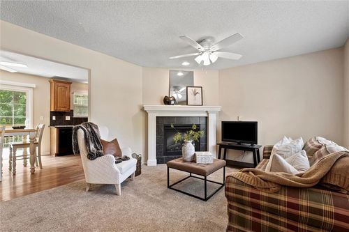 3304 N 103rd Ct, Kansas City, KS, 66109-5817 | Card Image