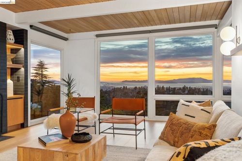 5915 Mazuela Dr, Oakland, CA, 94611-2218 | Card Image