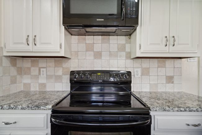 710 Cimarron Trl, House other with 3 bedrooms, 2 bathrooms and null parking in Irving TX | Image 7