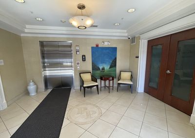 412 - 6436 Roosevelt Road, Condo with 1 bedrooms, 1 bathrooms and 2 parking in Oak Park IL | Image 3