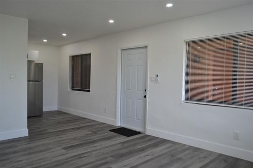 940 Nw 8th Ave, Pompano Beach, FL, 33060-5854 | Card Image