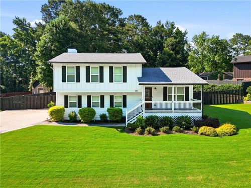 880 The Cir, Lawrenceville, GA, 30043-3247 | Card Image