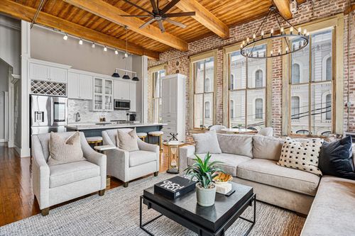apt-206-2400 Mechanic St, Galveston, TX, 77550-1484 | Card Image