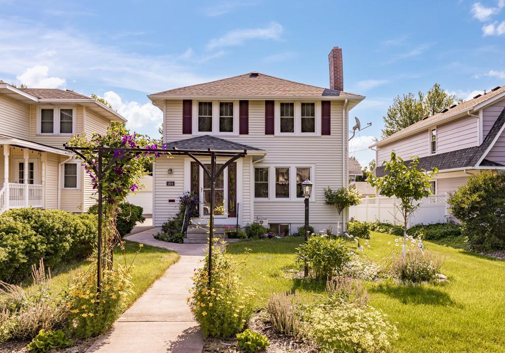 Wallace Ave, Duluth, MN 55803