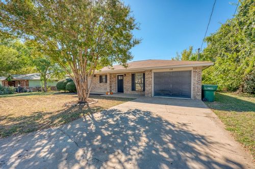 1108 Cedar Dr, Marble Falls, TX, 78654-7202 | Card Image