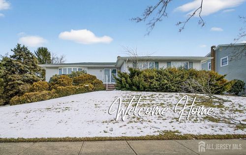 30 Iroquois Dr, Parlin, NJ, 08859-1557 | Card Image