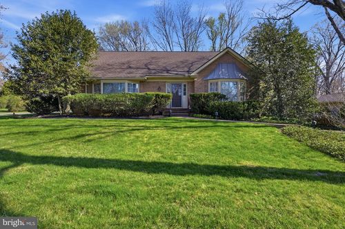 901 Barley Dr, Greenville, DE, 19807-2531 | Card Image