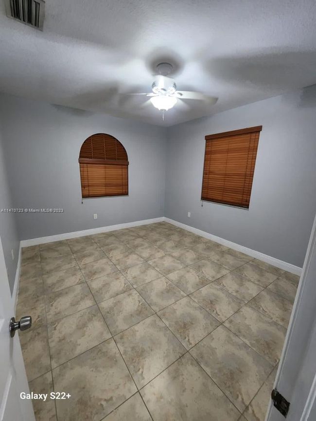 3187 Sw 143 Pl, House other with 5 bedrooms, 3 bathrooms and null parking in Miami FL | Image 11