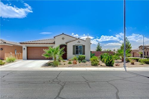3605 Greenbriar Bluff Ave, North Las Vegas, NV, 89081-5208 | Card Image