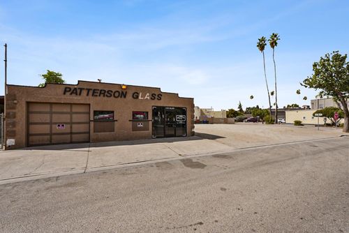 33 S Salado Ave, Patterson, CA, 95363-2513 | Card Image