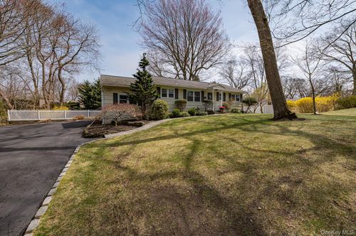 19 Harvard Rd, Shoreham, NY, 11786-1237 | Card Image