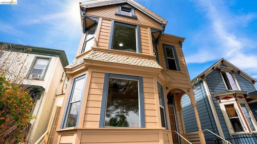 2027 Curtis St, Oakland, CA, 94607-3321 | Card Image