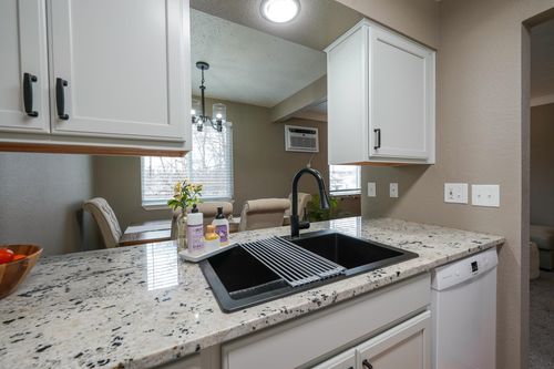 222 N Hutchinson Rd, Spokane Valley, WA, 99212-2847 | Card Image
