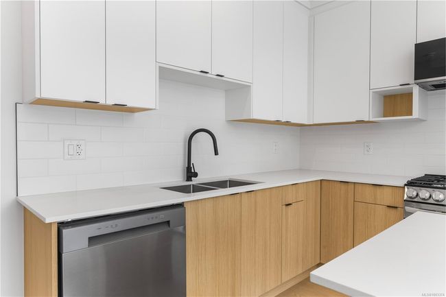 320 - 2629 Millstream Rd, Condo with 2 bedrooms, 1 bathrooms and 1 parking in Langford BC | Image 13