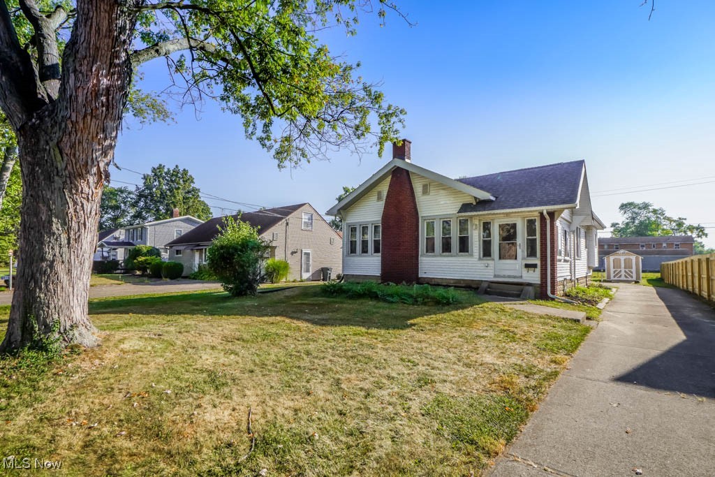 Leonard Ave, Massillon, OH 44646