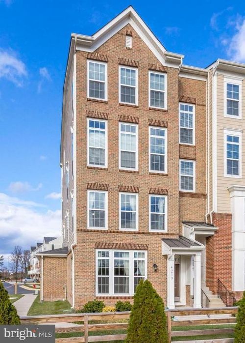 43419 Town Gate Sq, CHANTILLY, VA, 20152-1808 | Card Image