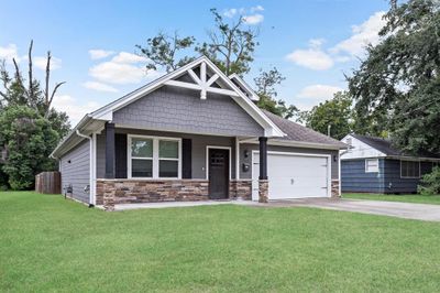 723 N 13th Street, House other with 3 bedrooms, 2 bathrooms and null parking in Nederland TX | Image 2