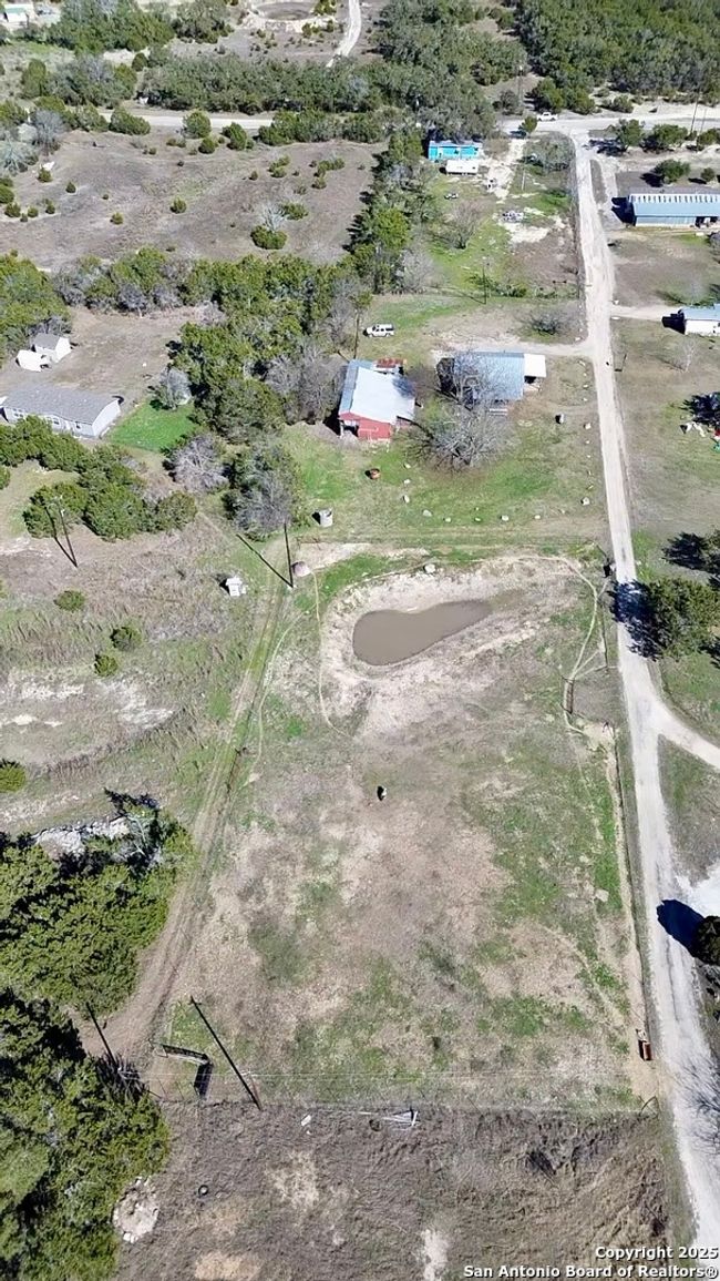 300 Oakland Dr, House other with 2 bedrooms, 2 bathrooms and null parking in Blanco TX | Image 5