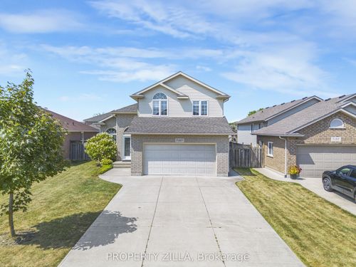 7167 St Michael Ave, Niagara Falls, ON, L2H3N5 | Card Image