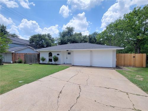 1409 Broadmoor Dr, Bryan, TX, 77802-3210 | Card Image