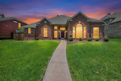 5705 Abingdon Dr, Richardson, TX, 75082-4083 | Card Image
