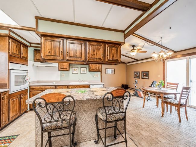 301 1 St St, House other with 3 bedrooms, 4 bathrooms and null parking in Shellsburg IA | Image 9