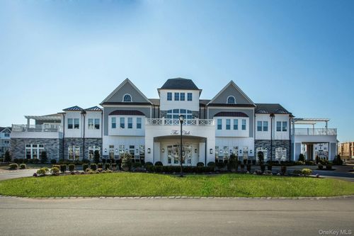 239-18304 Aspenwood Dr, Plainview, NY, 11803-2139 | Card Image