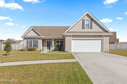 207 Sunstone Ct, Jacksonville, NC, 28546-8764 | Card Image