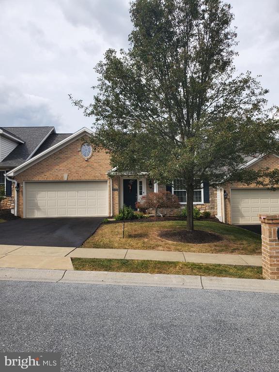 Hanoverdale Dr, Harrisburg, PA 17112